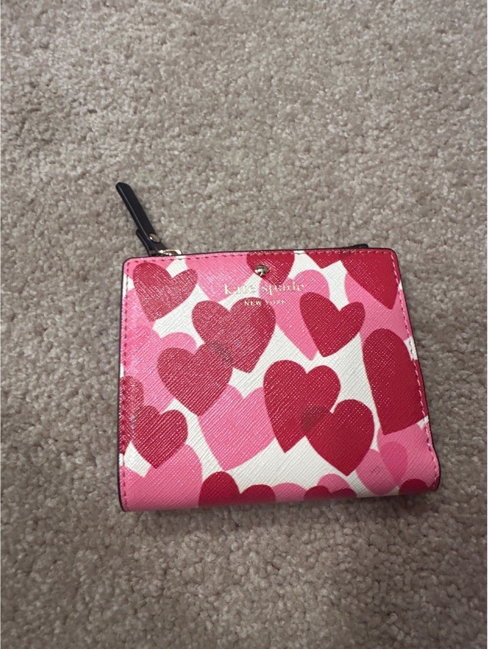 (4)Kate Spade New York Heart Print Compact Wallet